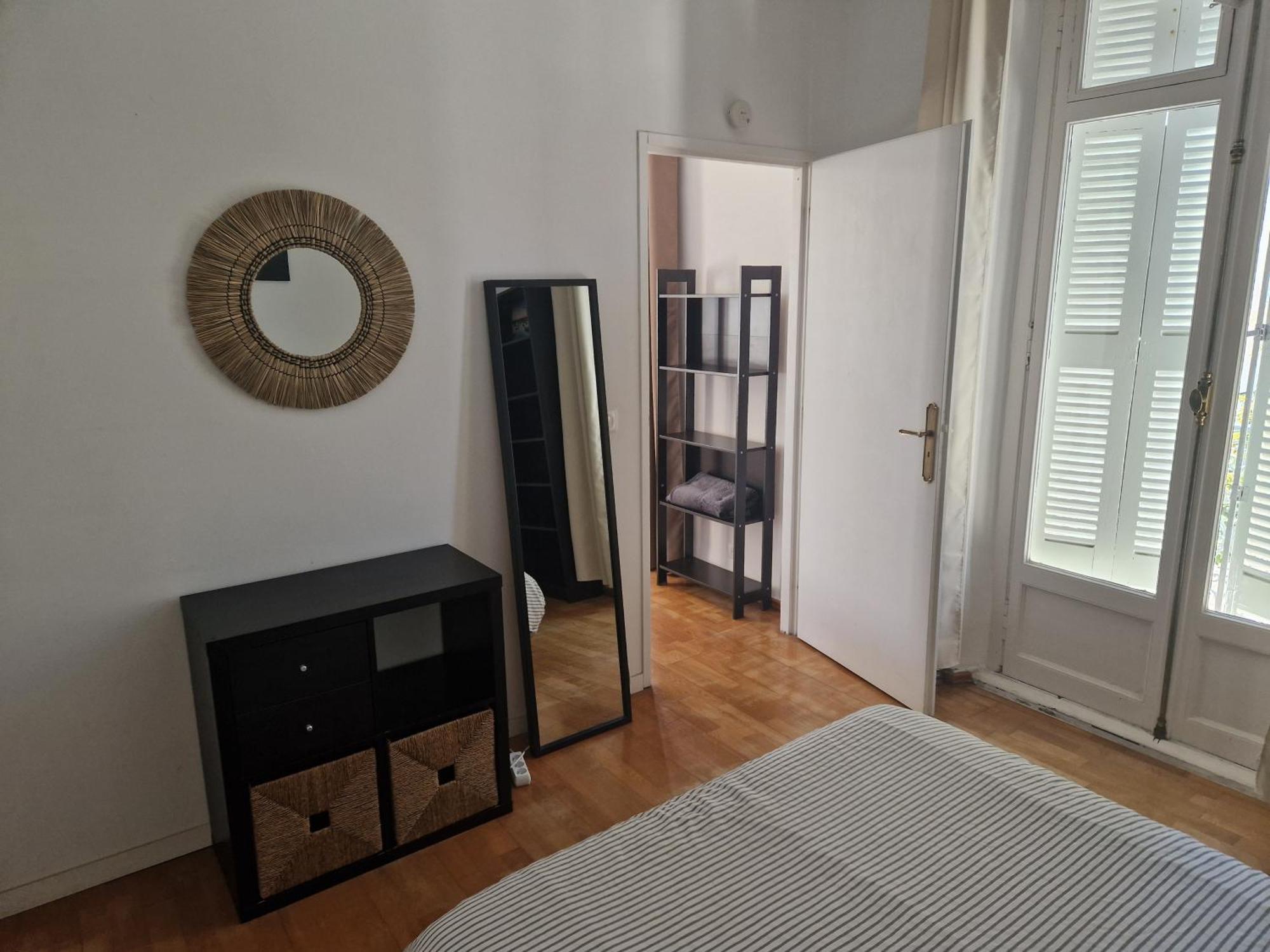 Apartment Beautiful And Bright 1st Floor Flat With Large Terrace - Center *
