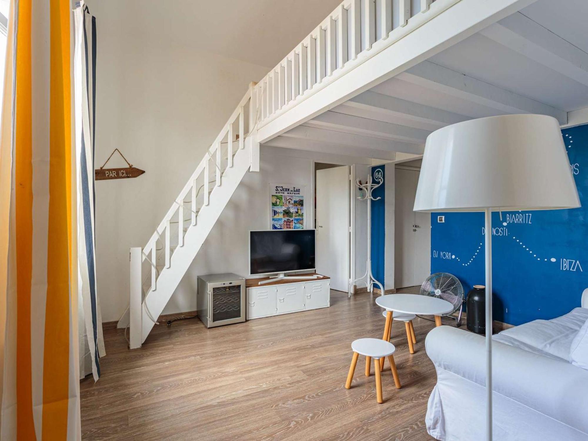 Apartment 1 Avec Mezzanine A 800m De La Et Pres Des Commerces, Wi-fi Gratuit - Fr-1-3-599 *