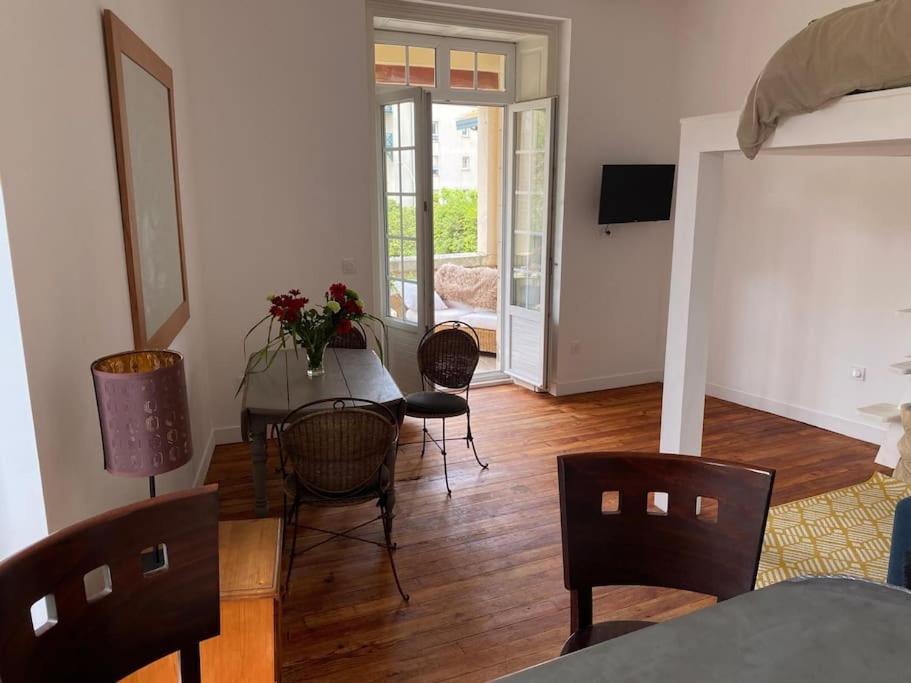 A Deux Pas De La Grande Apartment