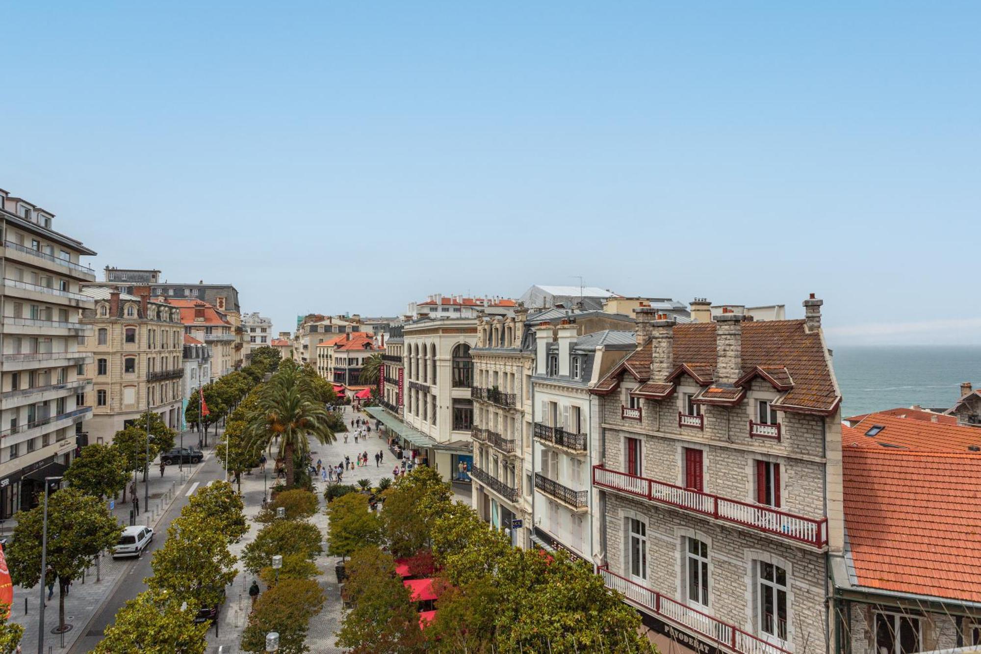 Apartment Grand En Plein Centre De