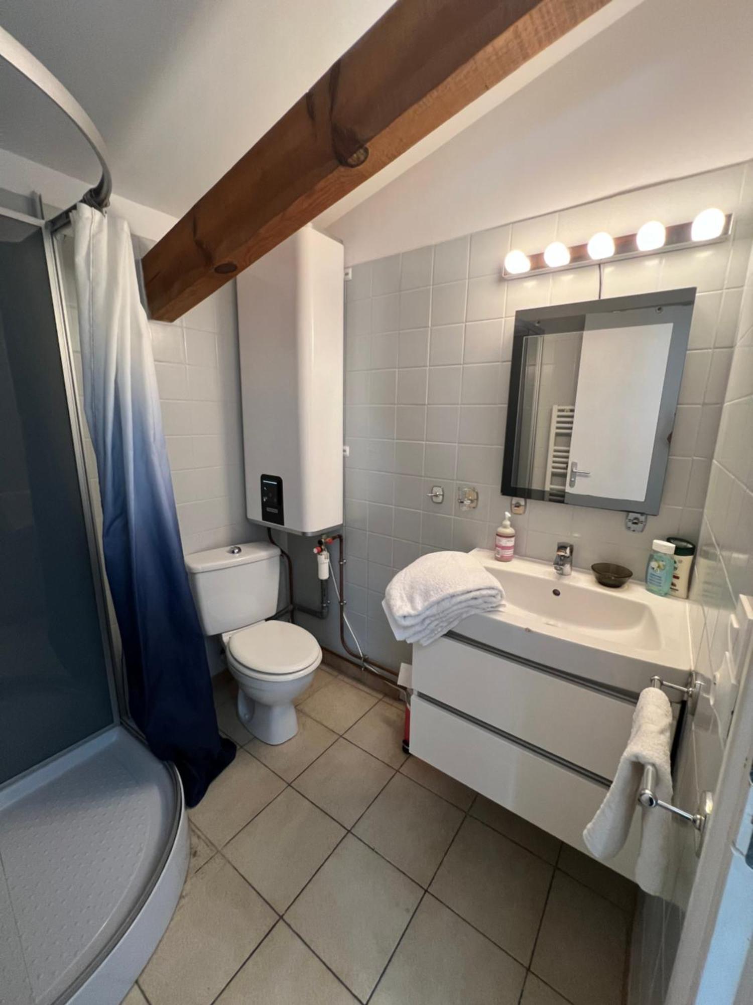 Avec Grand Balcon, Piscine Et Parking Apartment *