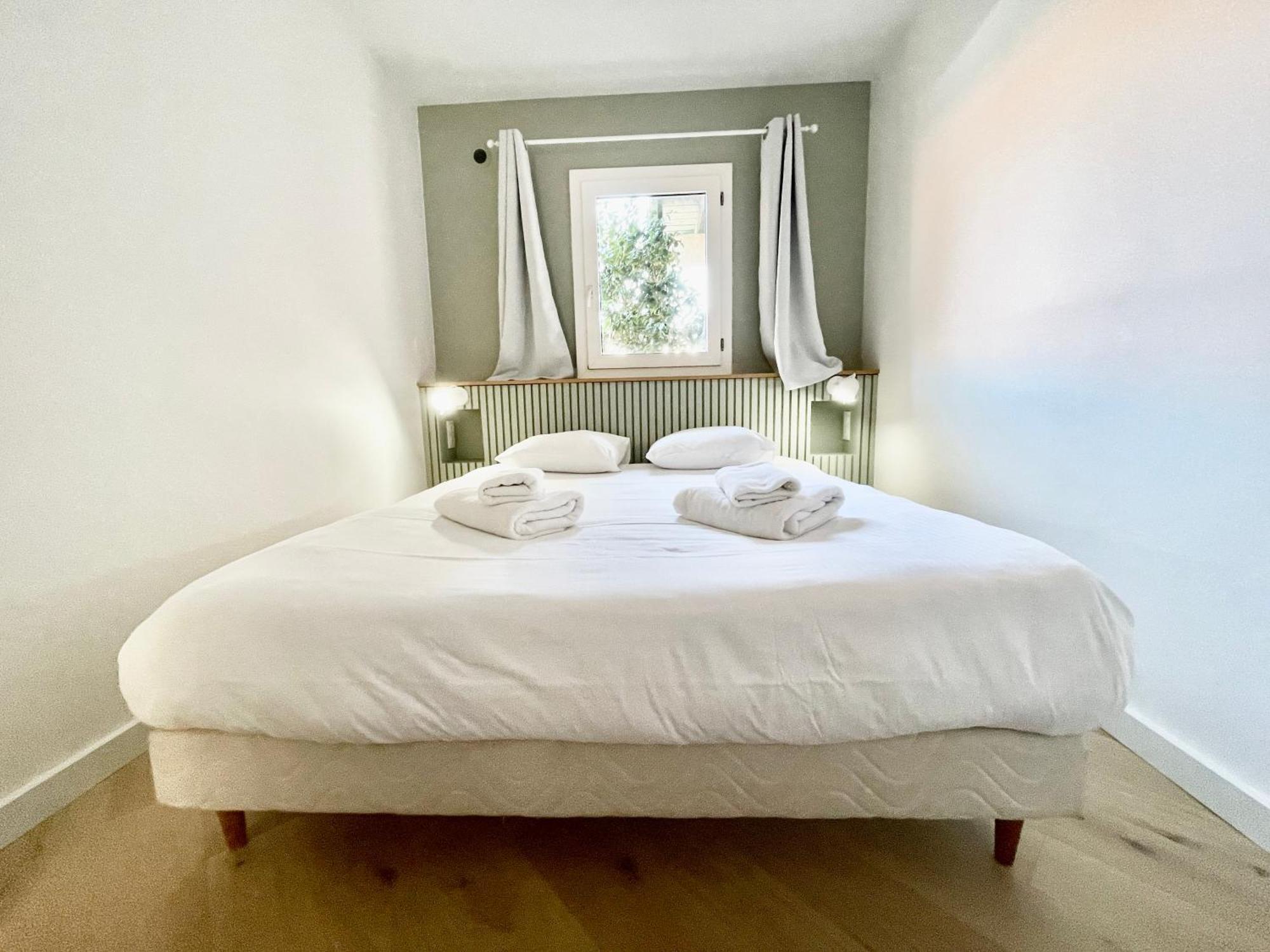 Splendide De Charme Avec Patio, Parking Et A 3 Minutes Apartamento