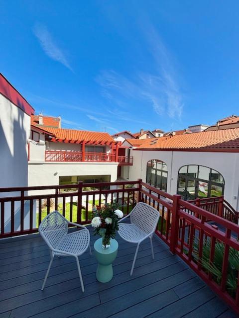 Kemaris Aparthotel