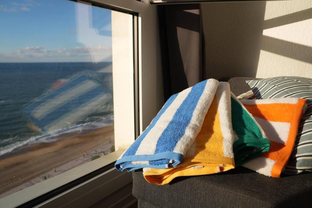 Apartment Amazing Cosy With Ocean View & Pool