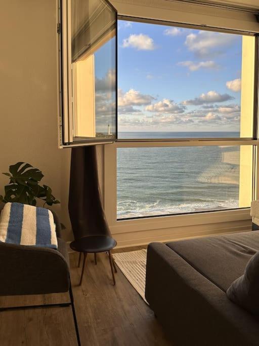 Amazing Cosy With Ocean View & Pool Apartment