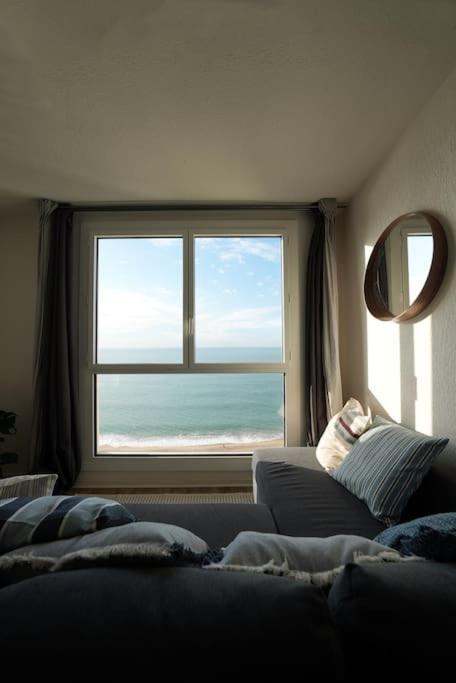 Amazing Cosy With Ocean View & Pool
