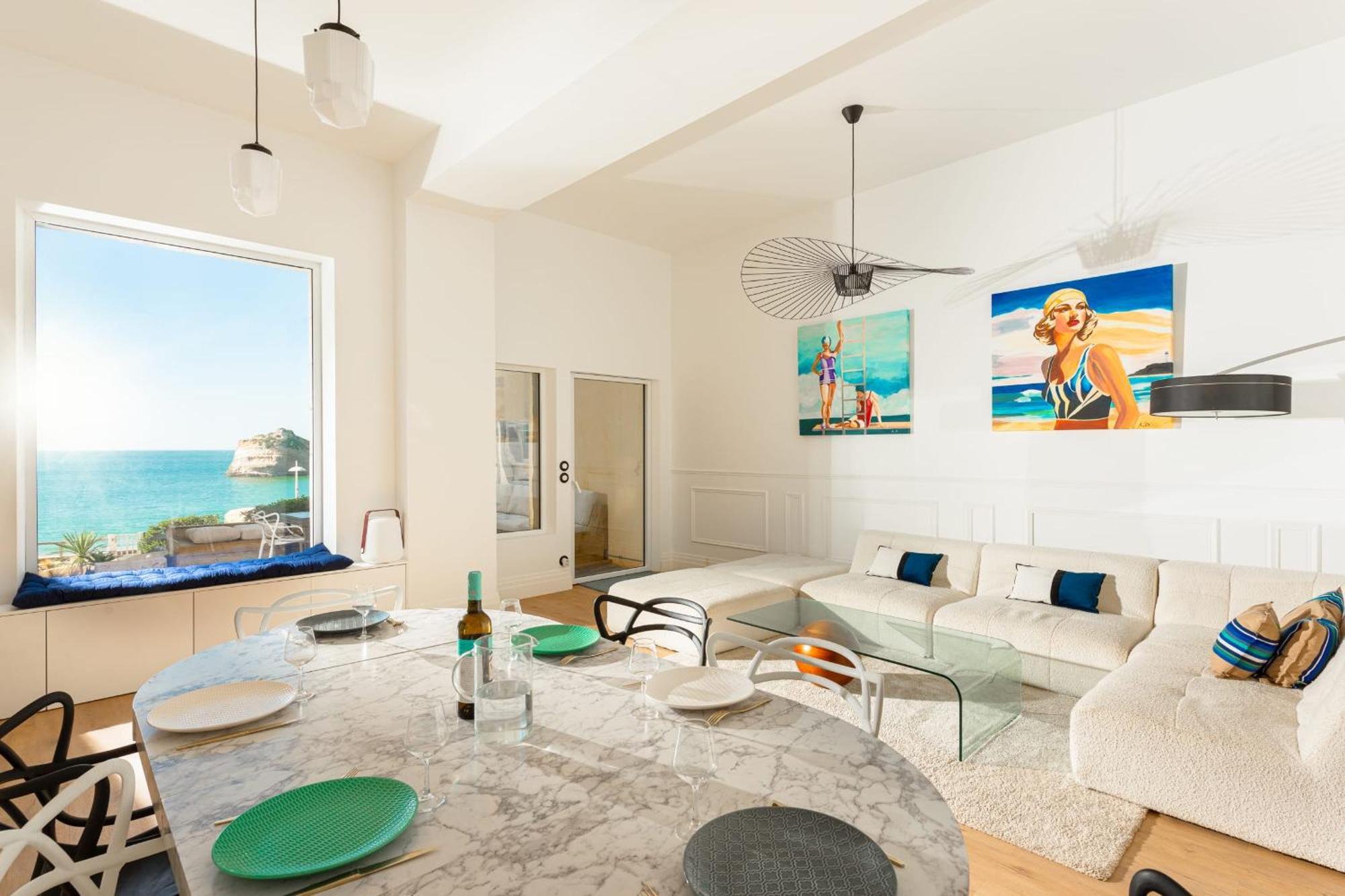Aroha With Terrasse And Sea View In