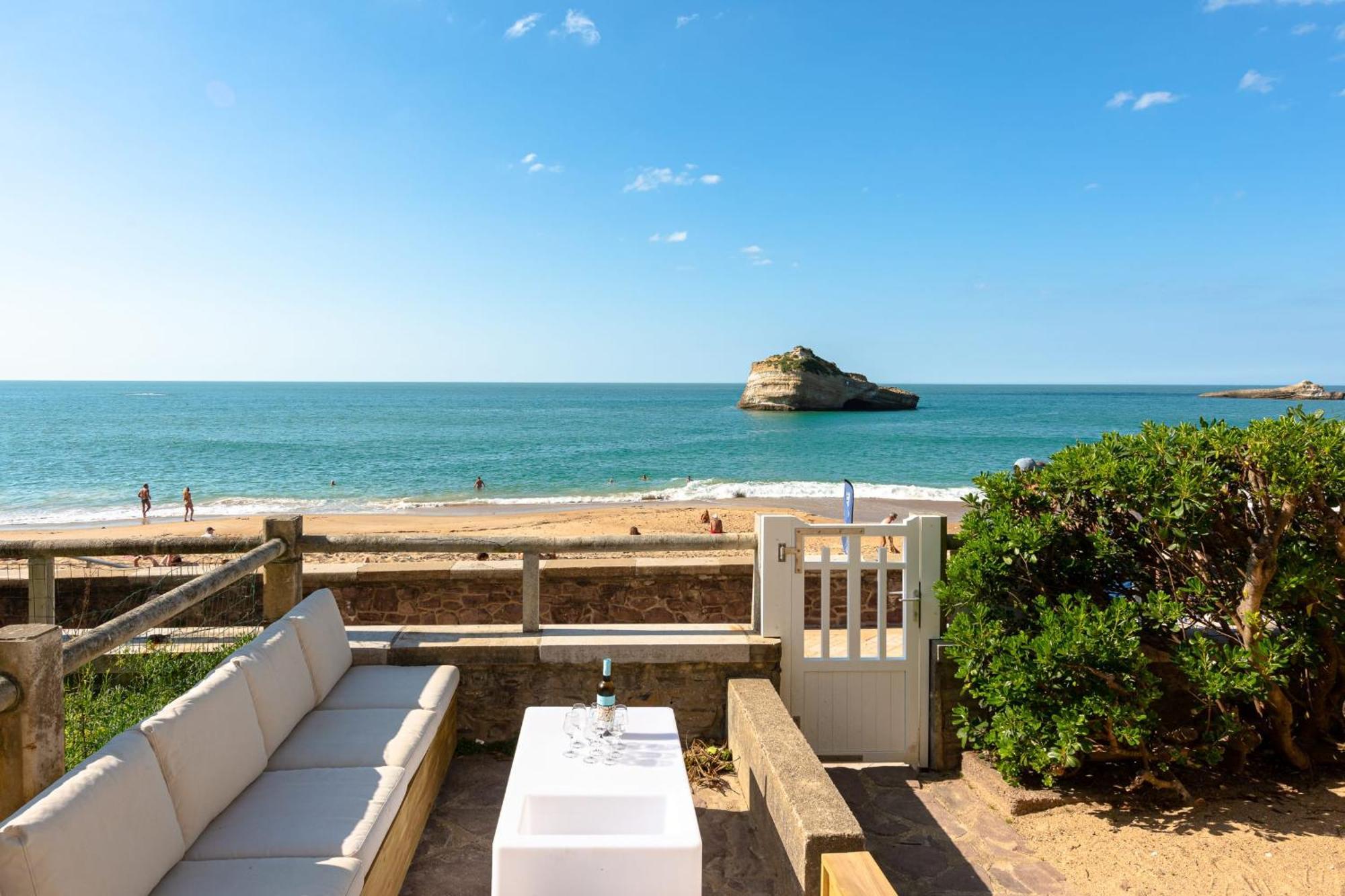 Aroha With Terrasse And Sea View In Apartment