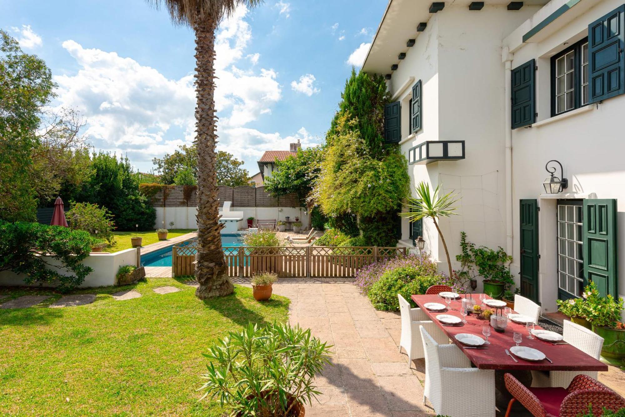 Galerna -keyweek House With Heated Swimming Pool Holiday home