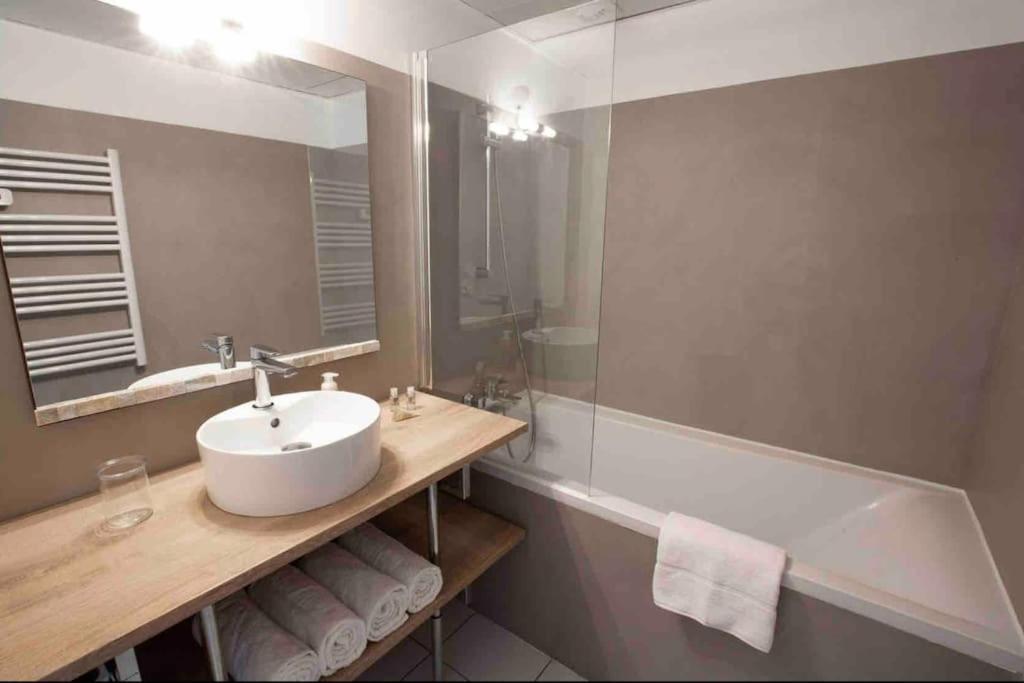 Grande - Avec Balcon - Victoria Surf Apartment *