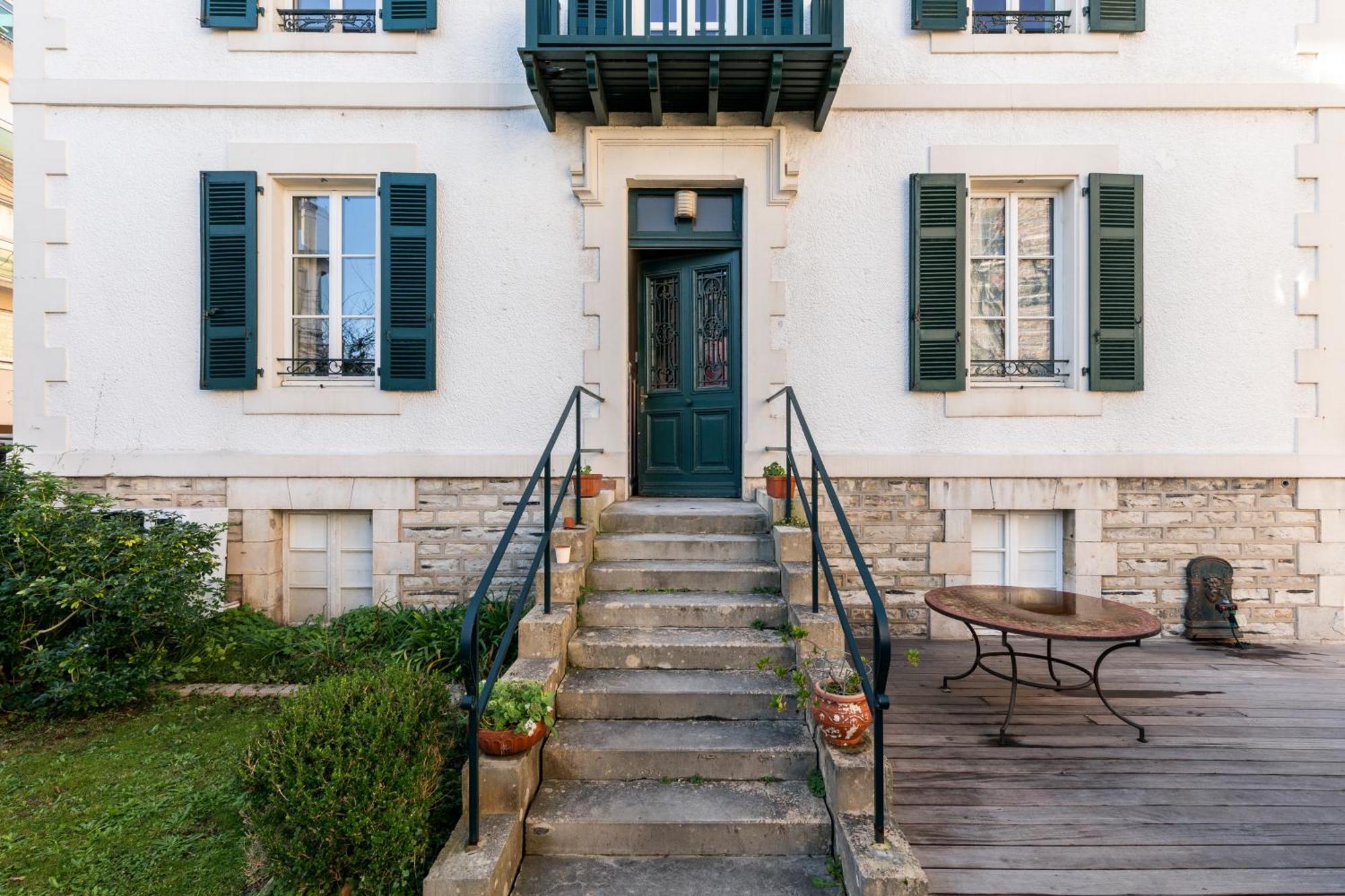 Superbe Maison Familiale Avec Jardin Au Coeur De *