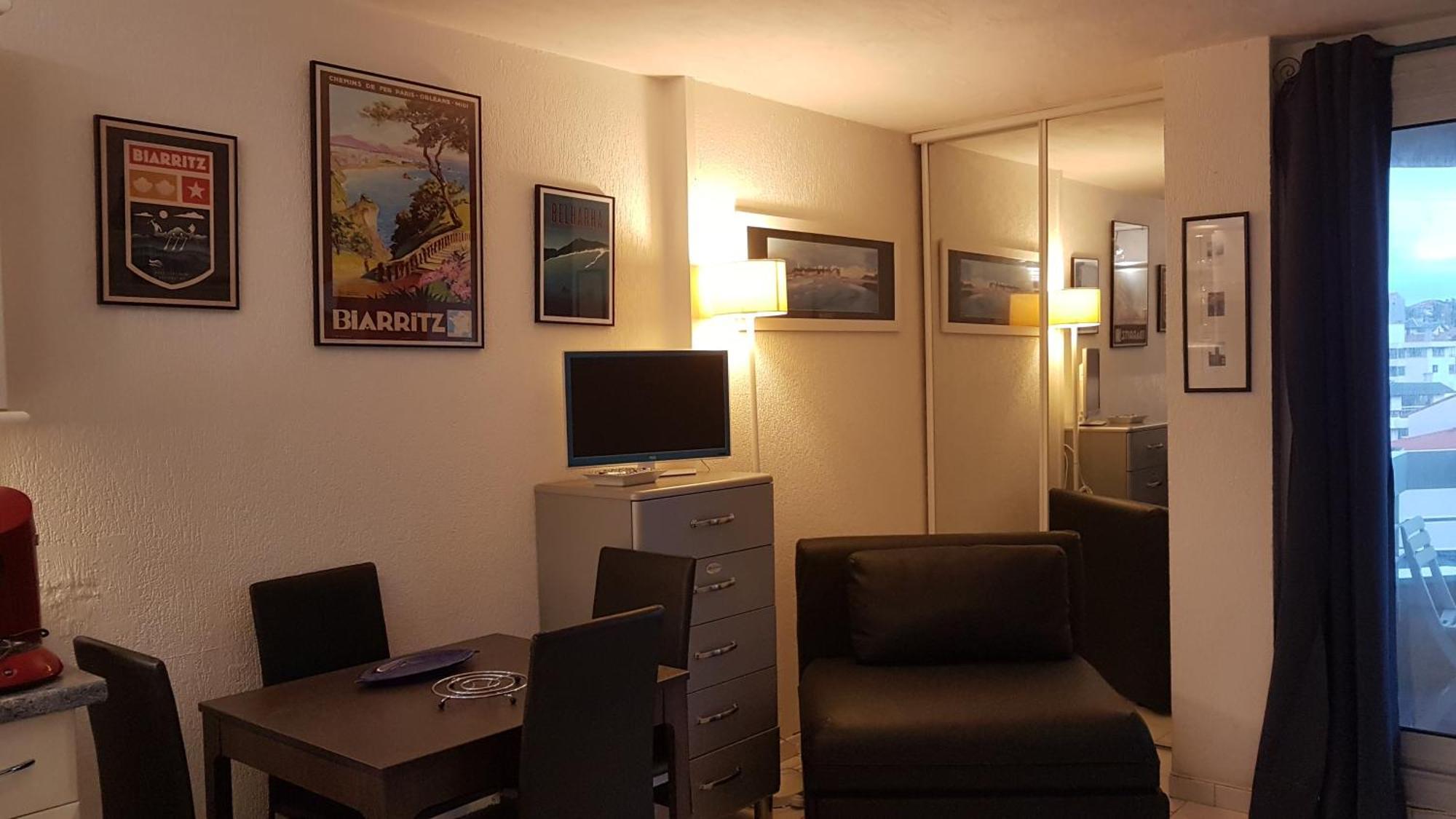 Victoria Hegoa Apartment *