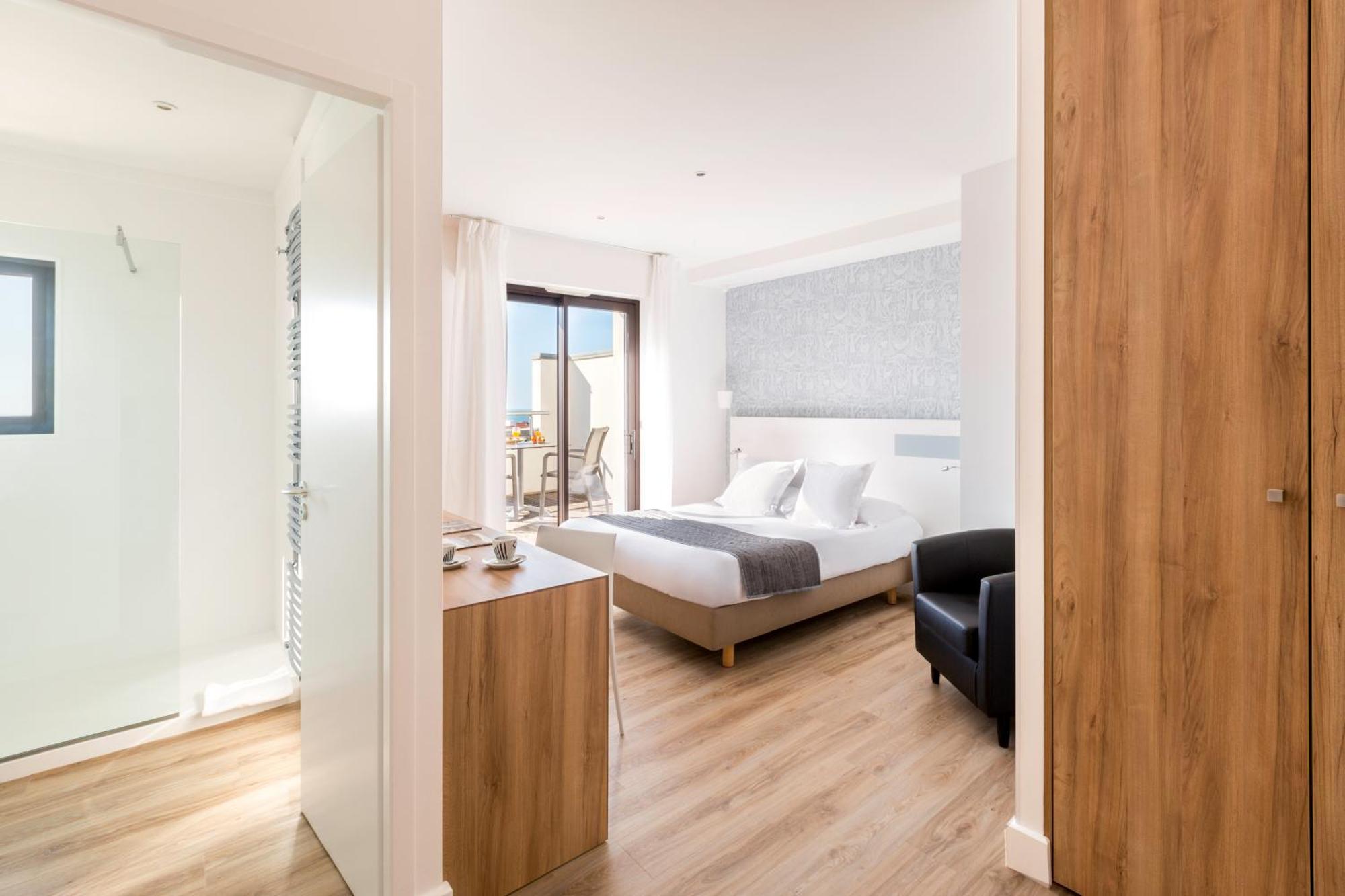 Kemaris Hotel 3*