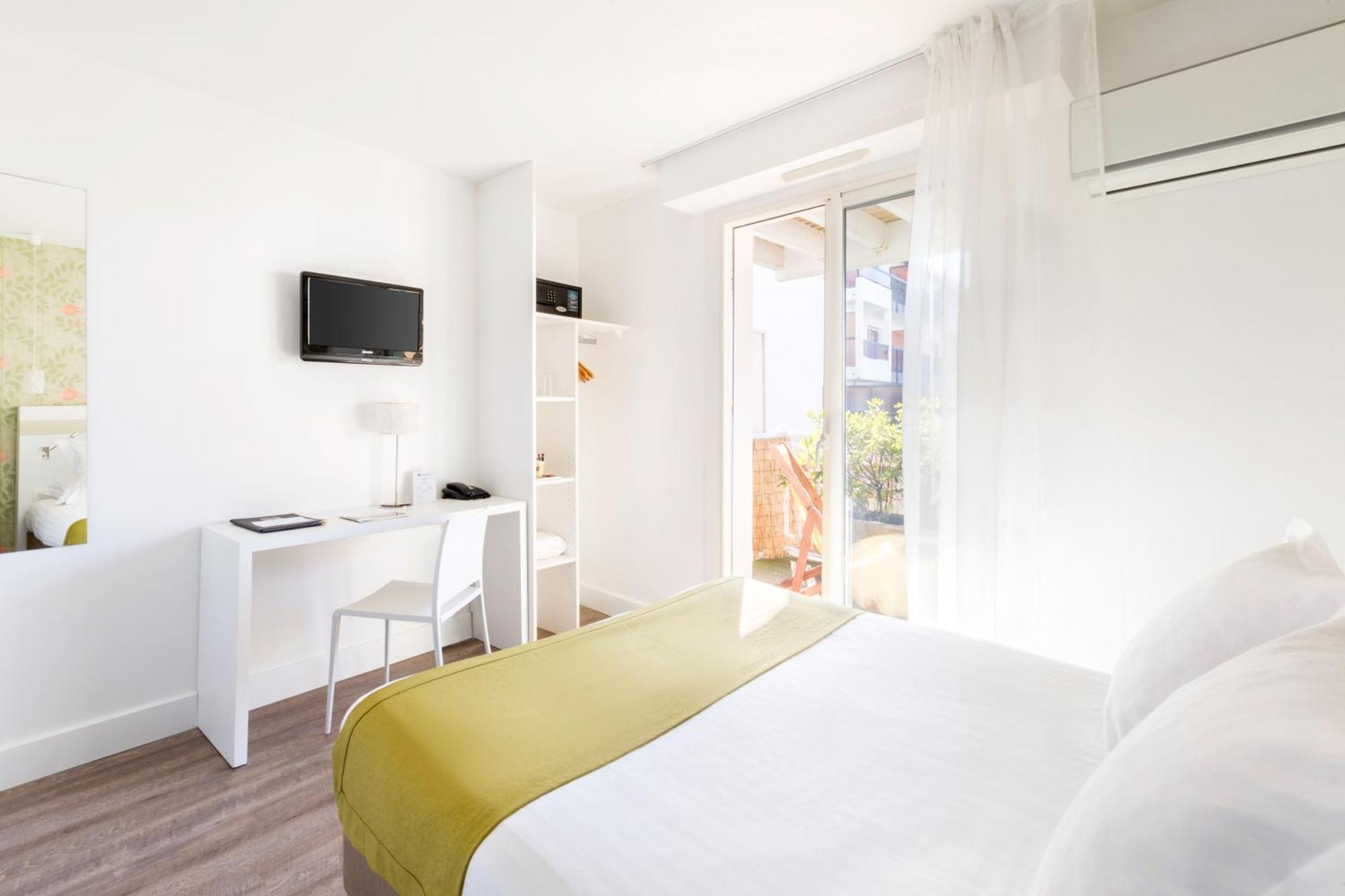 Kemaris Hotel 3*