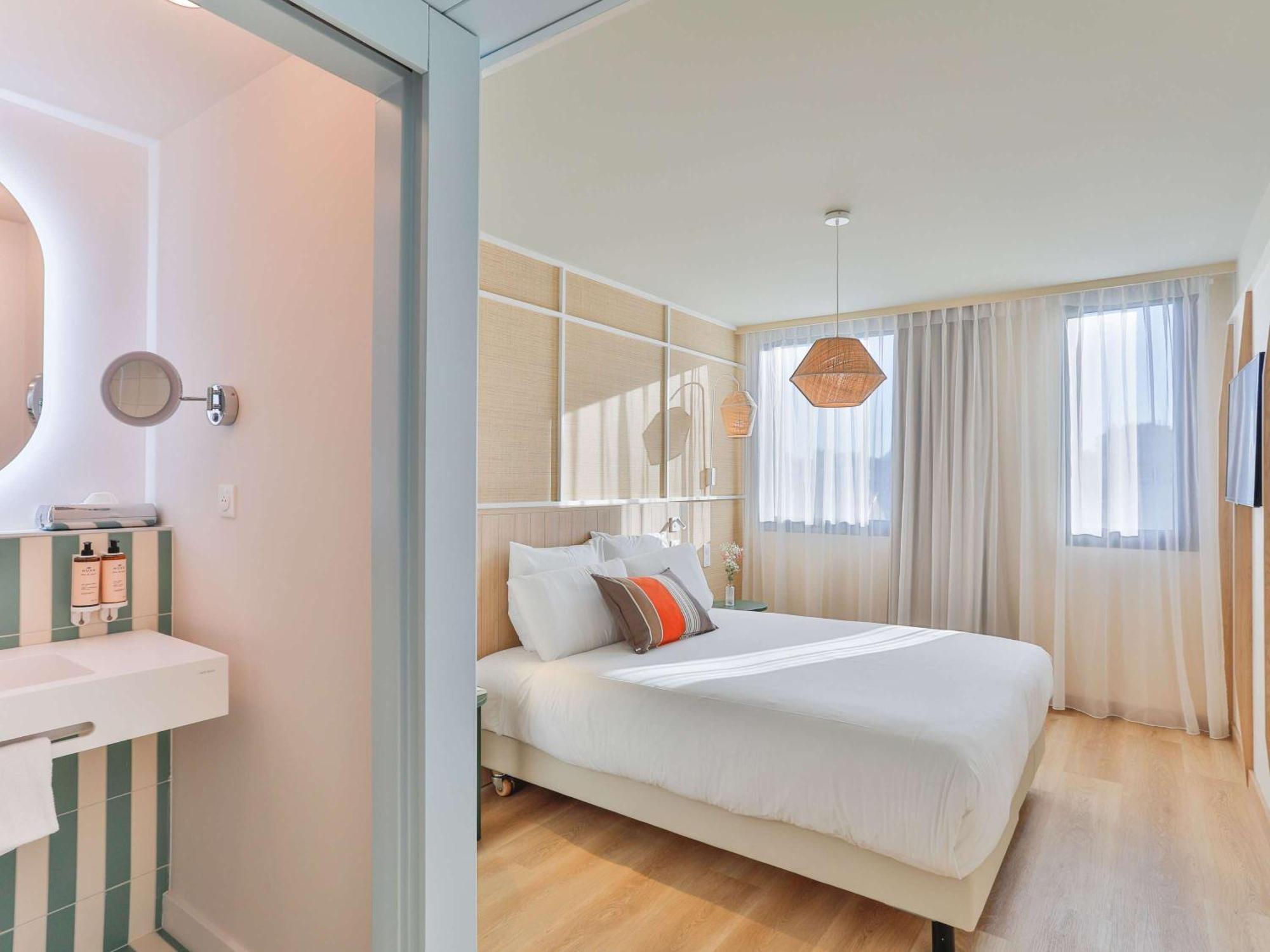Mercure President