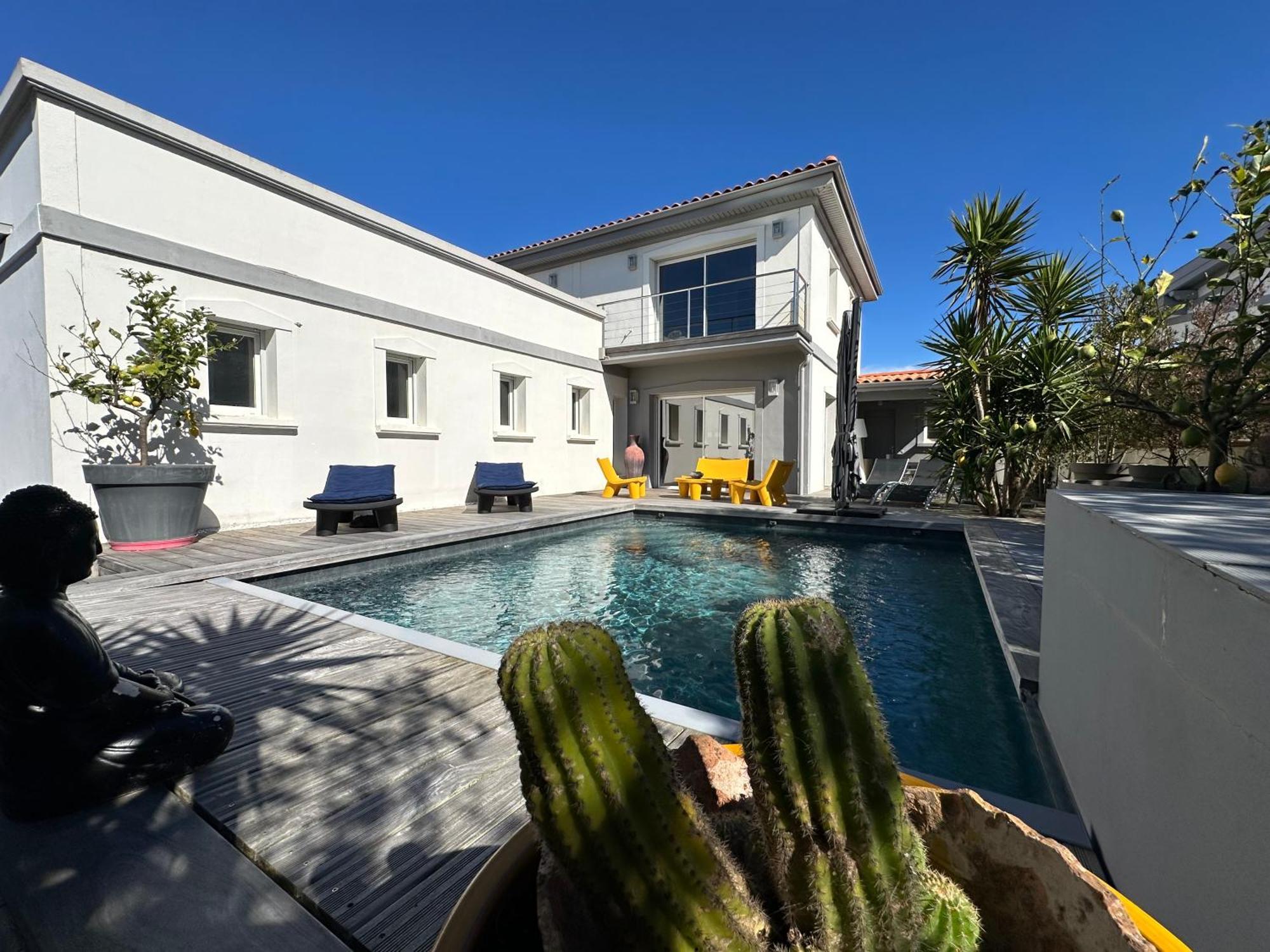 Belle Villa, Piscine Chauffee A 250m Des Plages Biarritz