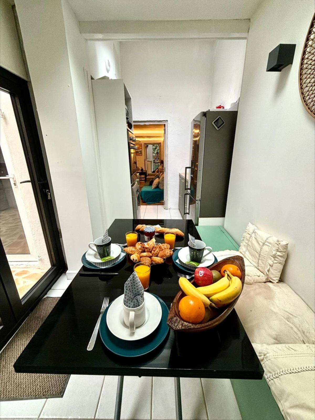 Confort, Halles Et A Pied Centre Apartment