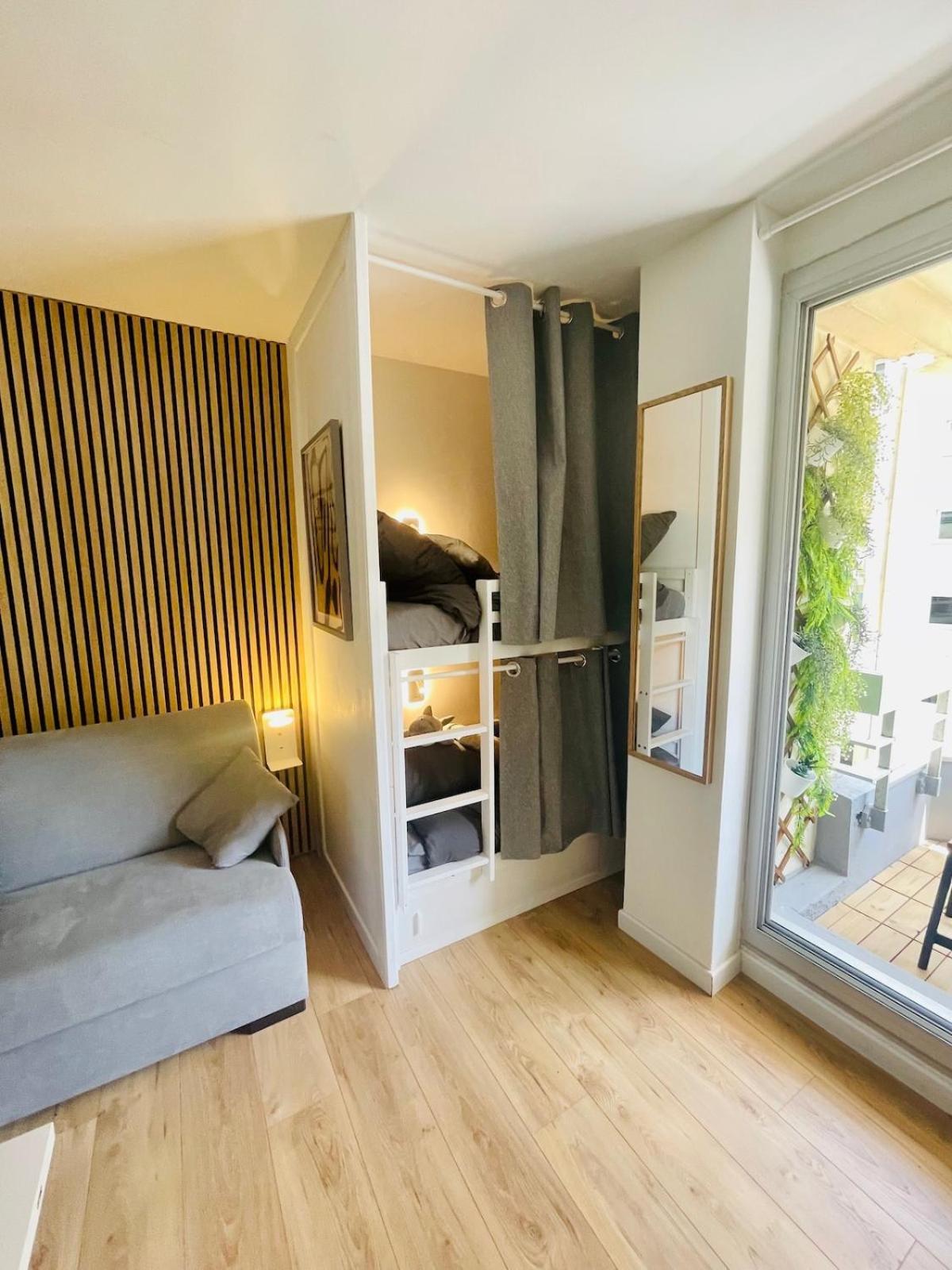 Apartment Avec Piscine Face A La