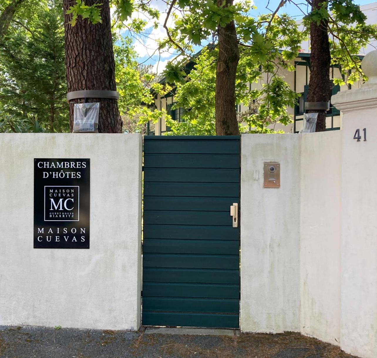 Guest house Maison Cuevas 2*