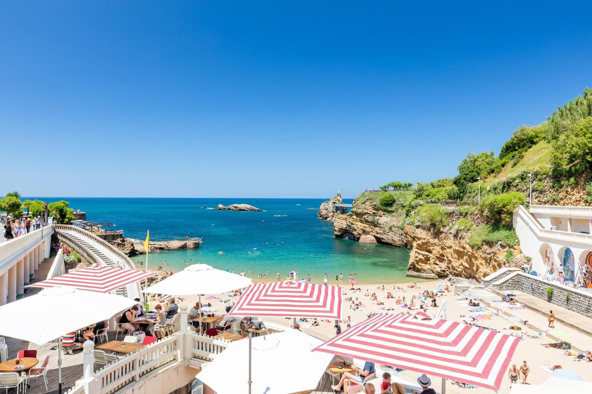 Easy Clés- Lovely Loft in front of the Port Vieux beach - Parking Apartamento