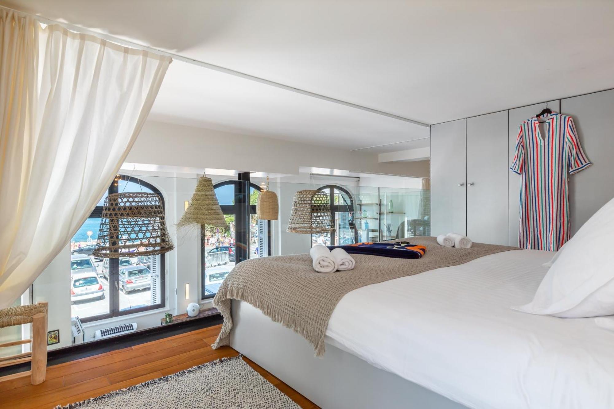 Easy Clés- Lovely Loft in front of the Port Vieux beach - Parking *