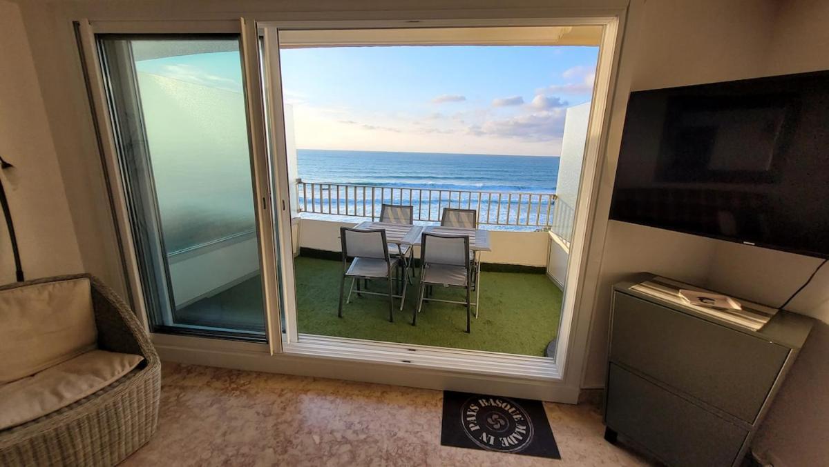Biarritz-face Mer-appt T3-plages-piscine-tennis Apartment