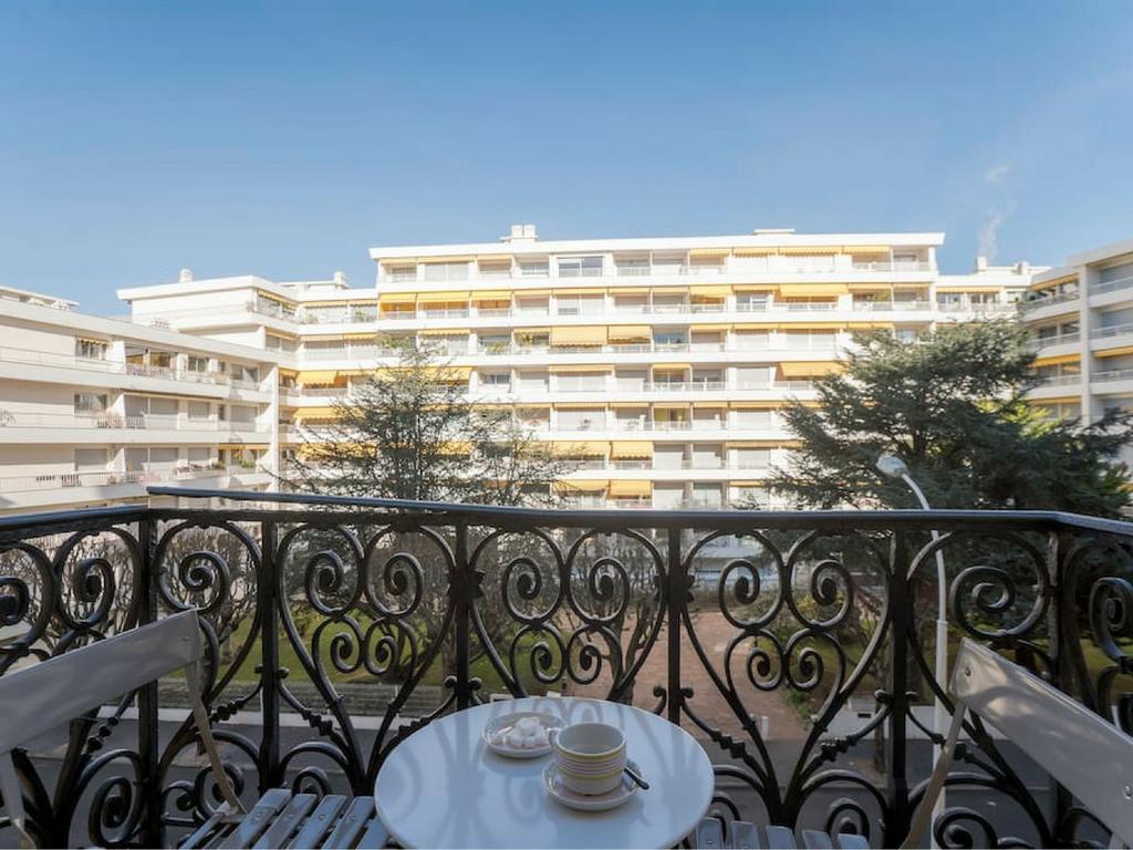 Le Palais Thermal: T2 De 75m2 Spacieux Et Moderne Biarritz