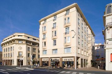Hotel Plaza - Handwritten Collection