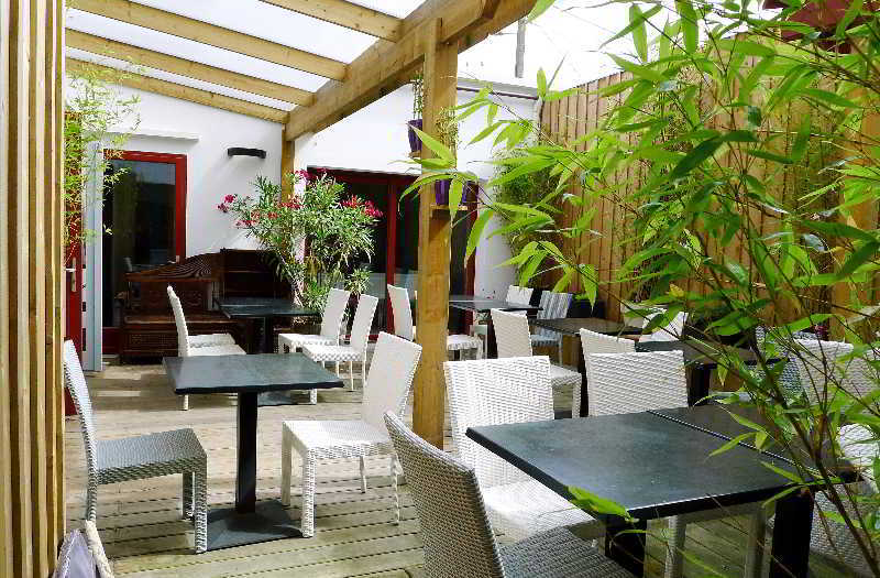 Kemaris Hotel