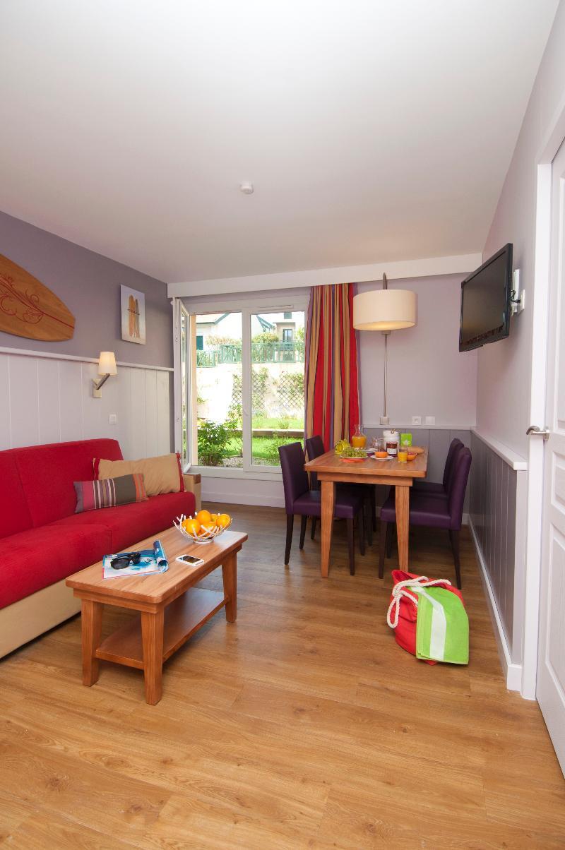 Pierre & Premium Haguna Aparthotel 4*