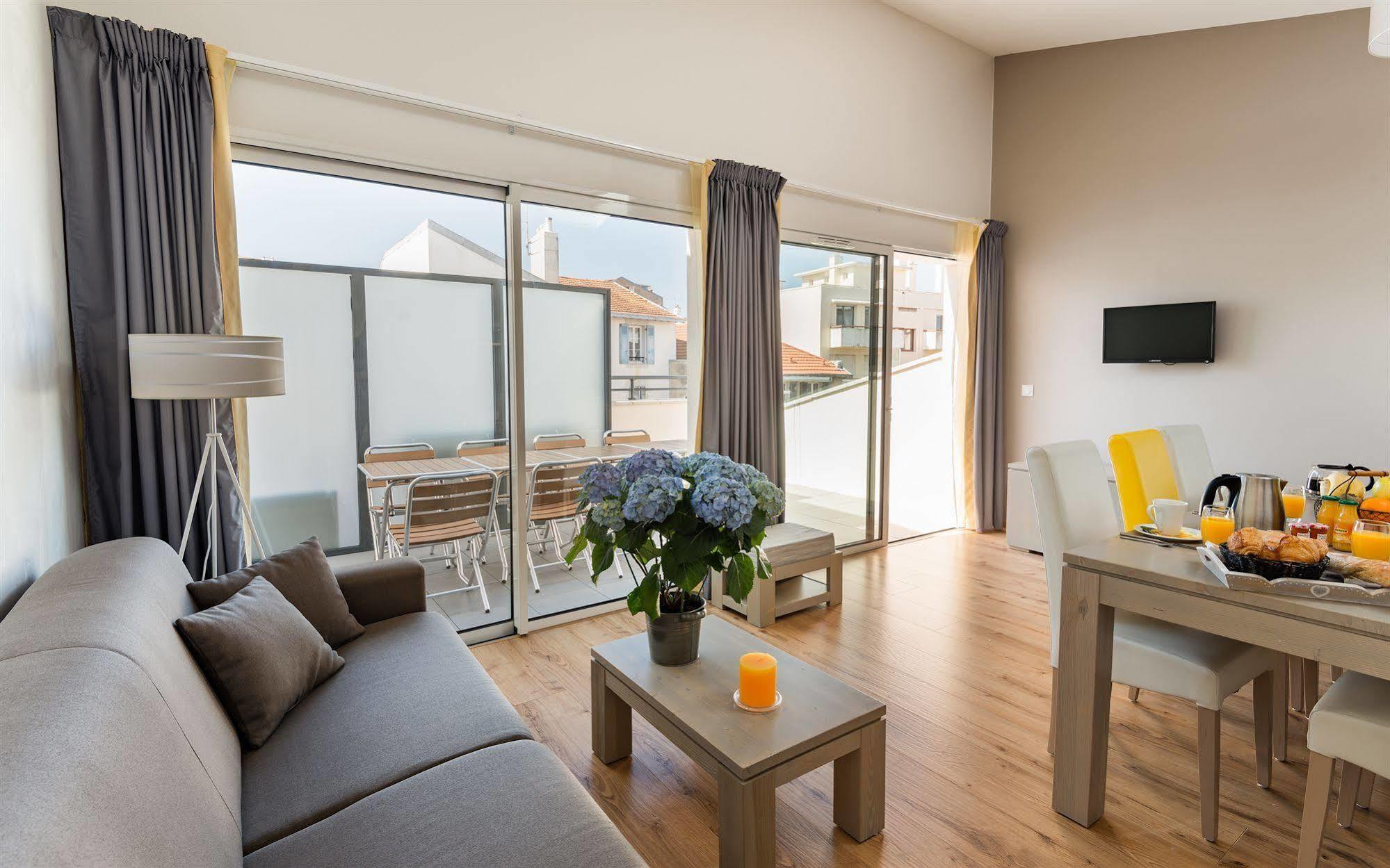 Aparthotel Lagrange Les Patios Eugenie 4*