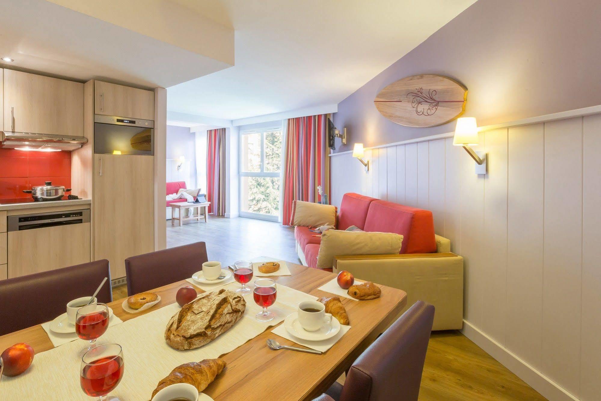 Pierre & Premium Haguna Aparthotel 4*