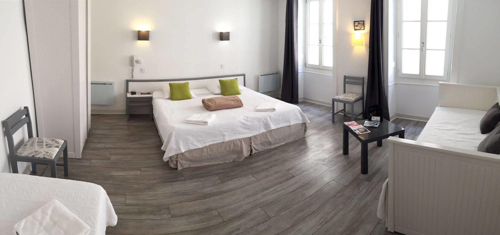 Le Petit Hotel