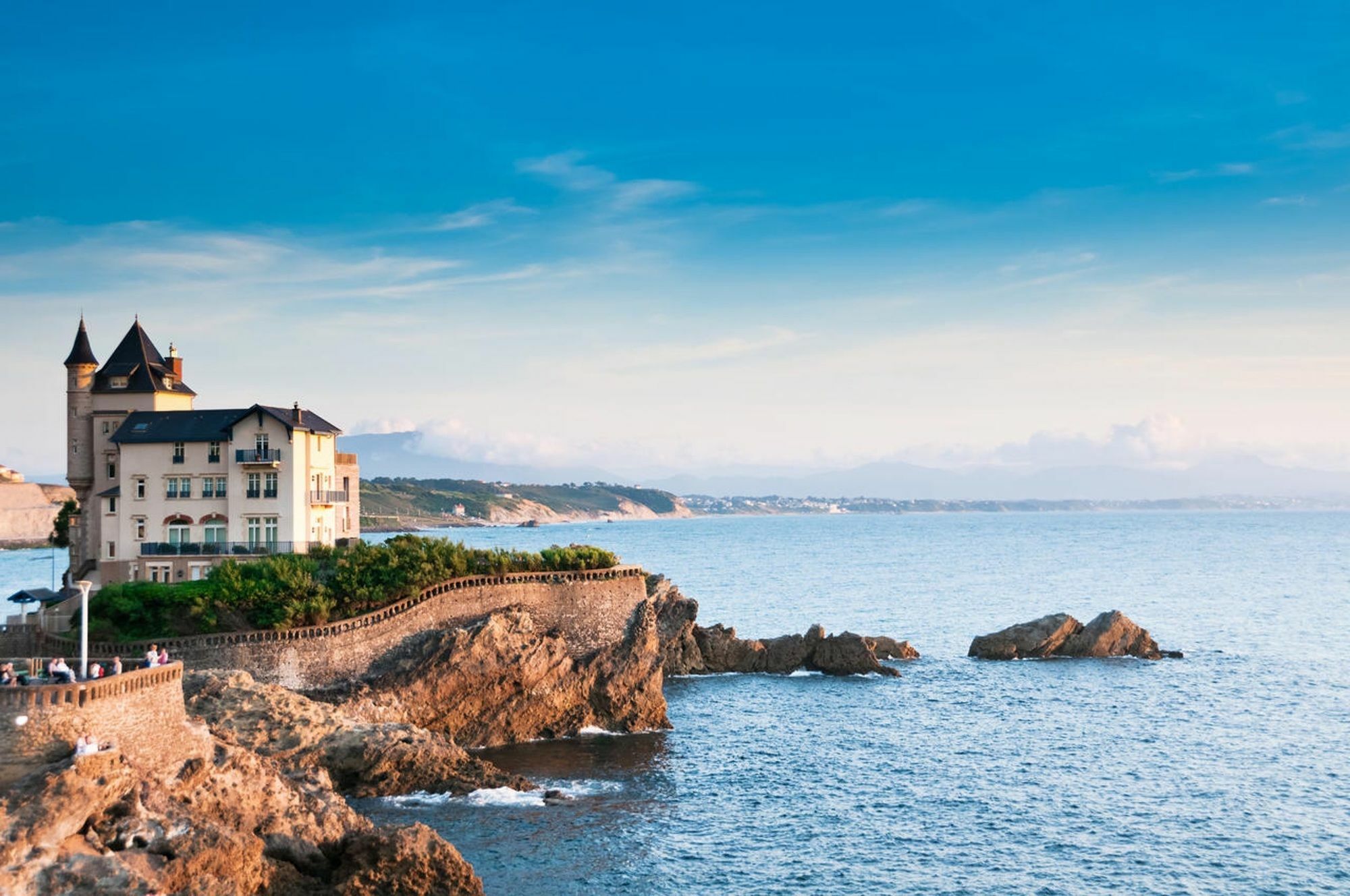 Idyllic In With 2 Bedrooms, Garden And Terrace 150m Biarritz