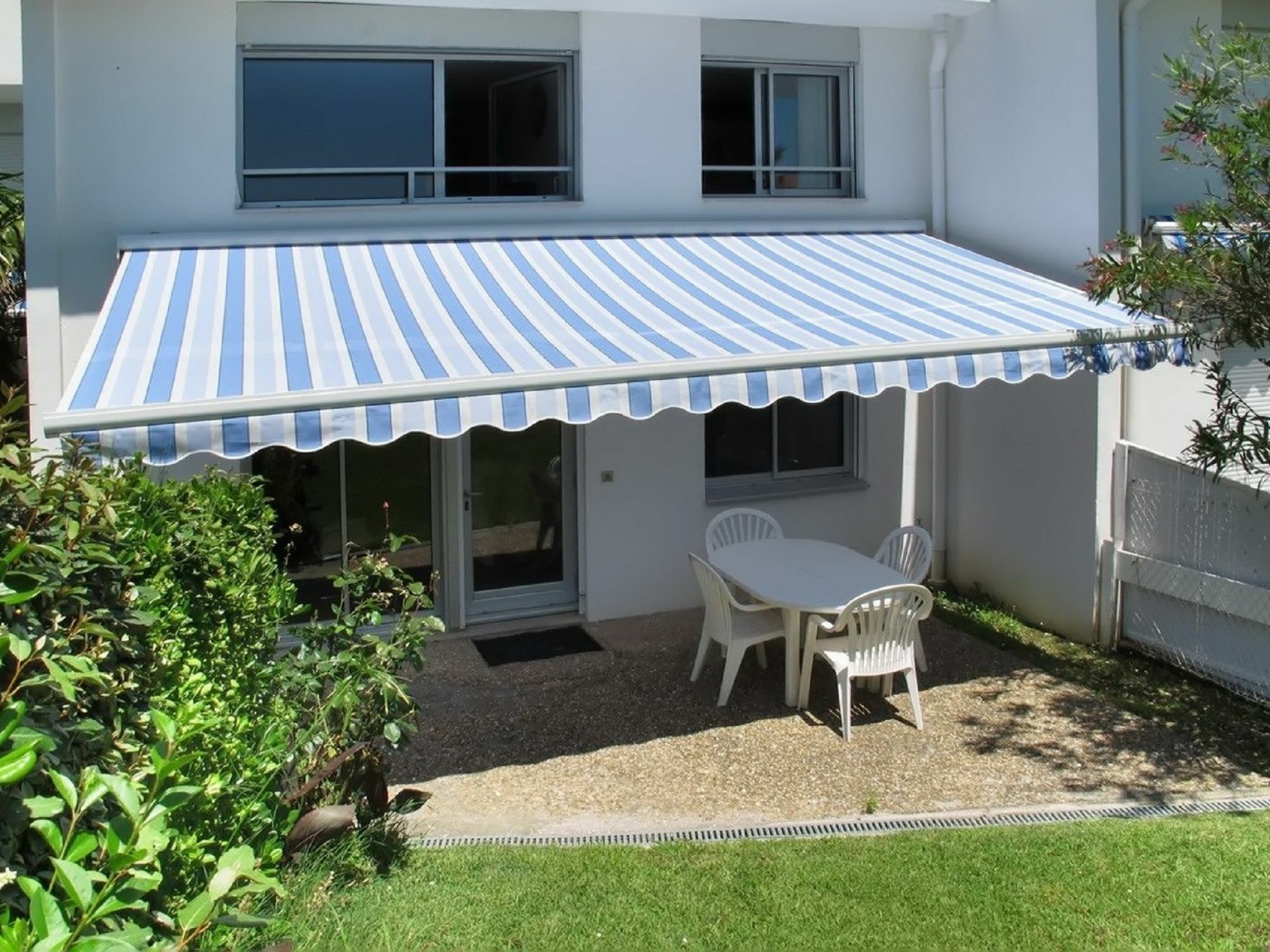 Idyllic In With 2 Bedrooms, Garden And Terrace 150m