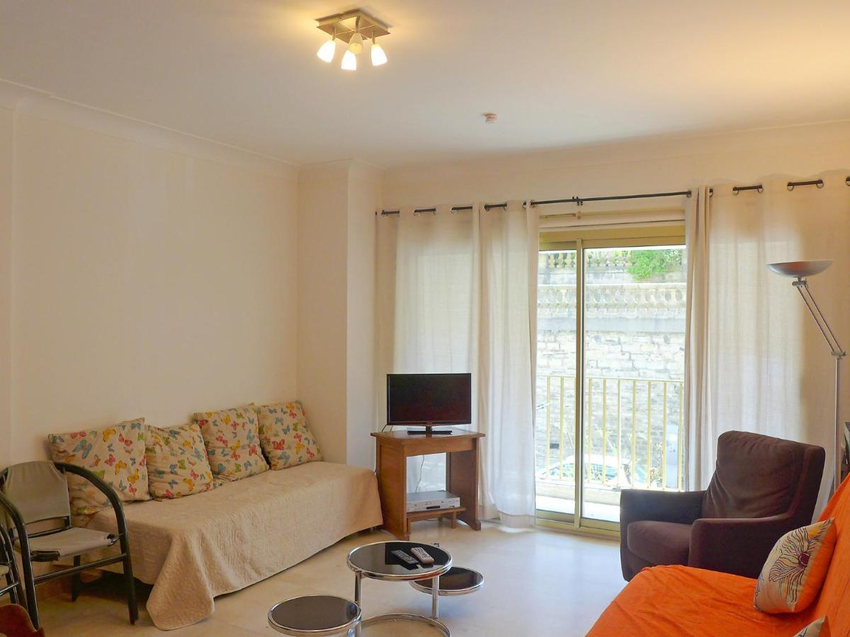 Raphael Apartment *