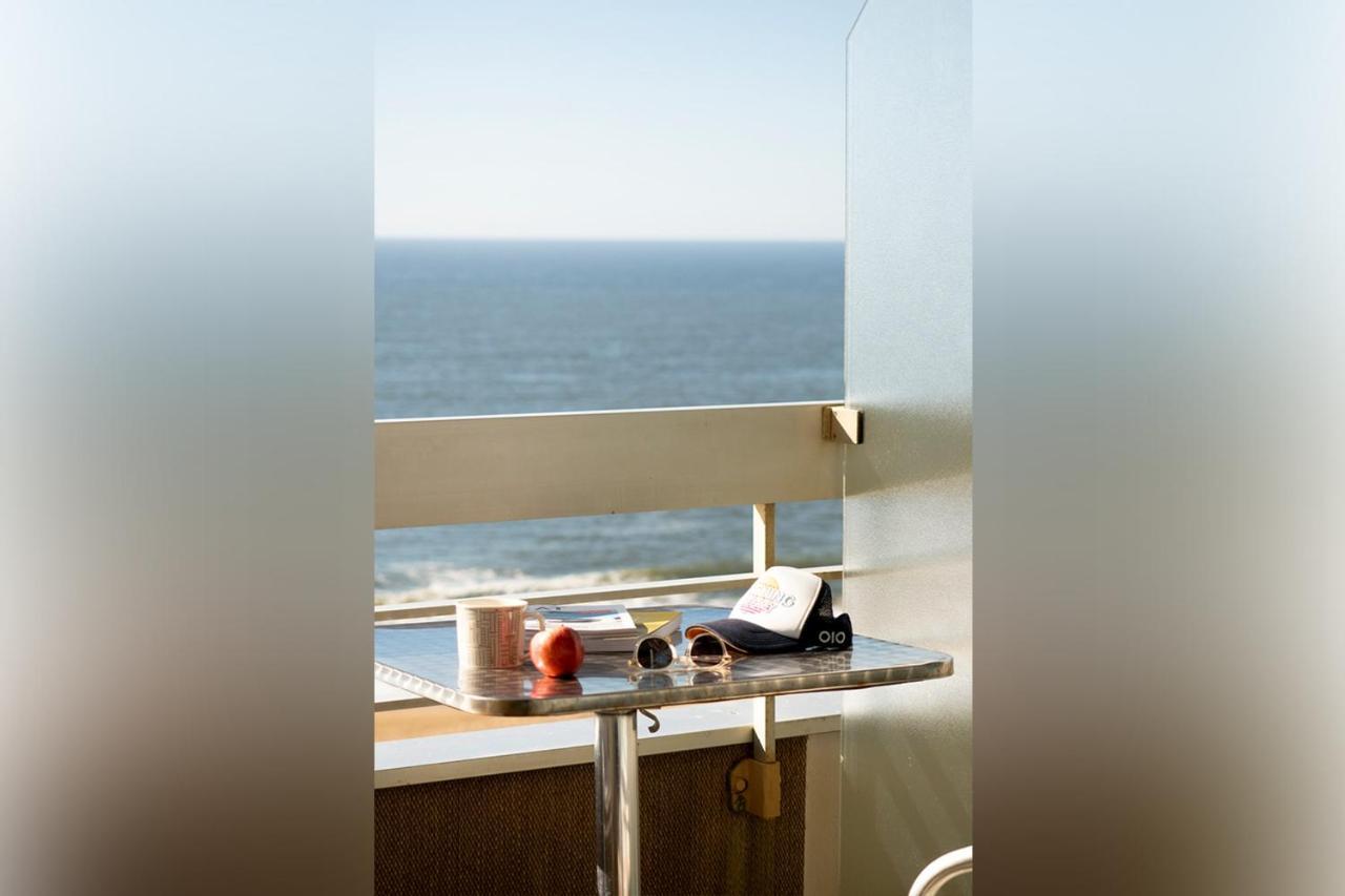 Nouvelle Vague Modern Ocean View W Balcony - Swimming Pool Apartment